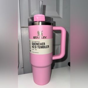Stanley Sizzling Pink Quencher 30 oz